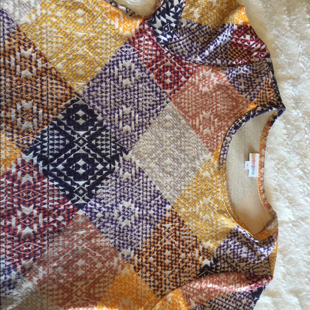 Size small Carly lularoe